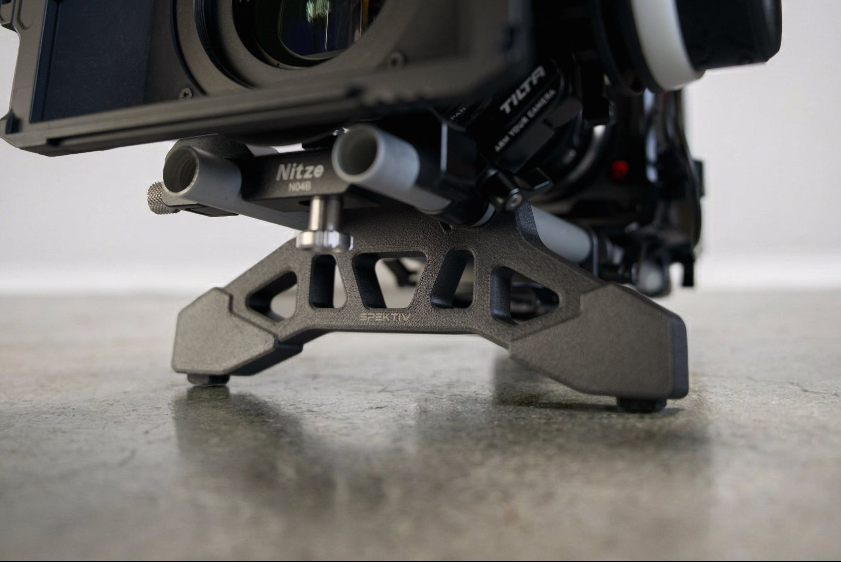 camera with stand for rods